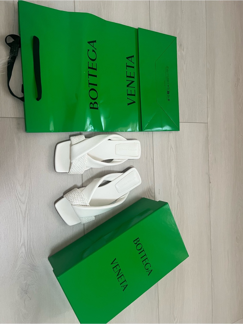 Bottega Veneta White Woven Square-Toe Thong Sandals / Mules. New Collection. 38